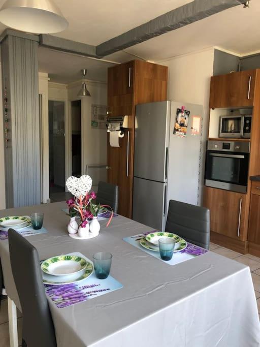 Appartement Balcon, Place De Parking, Centre Ville Valence  Exterior foto