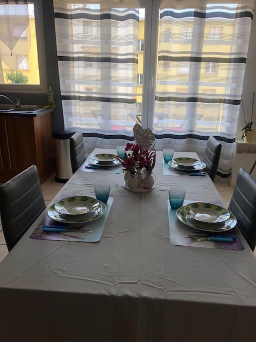 Appartement Balcon, Place De Parking, Centre Ville Valence  Exterior foto