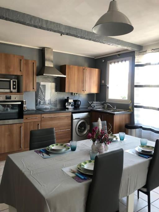 Appartement Balcon, Place De Parking, Centre Ville Valence  Exterior foto